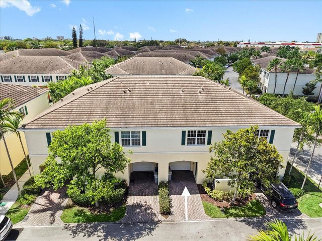 704 SW 2nd Avenue, Pompano Beach, FL 33060