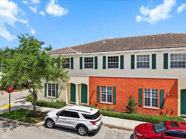 704 SW 2nd Avenue, Pompano Beach, FL 33060