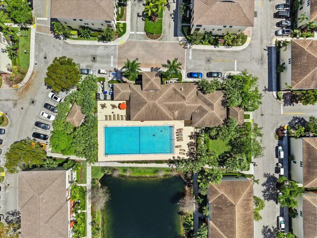 704 SW 2nd Avenue, Pompano Beach, FL 33060