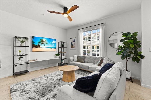 704 SW 2nd Avenue, Pompano Beach, FL 33060