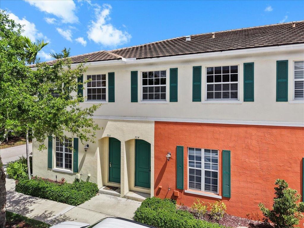 704 SW 2nd Avenue, Pompano Beach, FL 33060