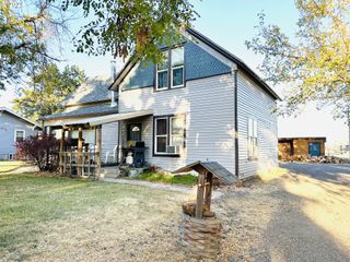 1903 N SPRUCE St, La Grande, OR 97850