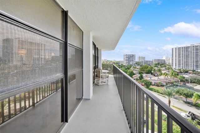 600 Parkview Dr 831, Hallandale Beach, FL 33009