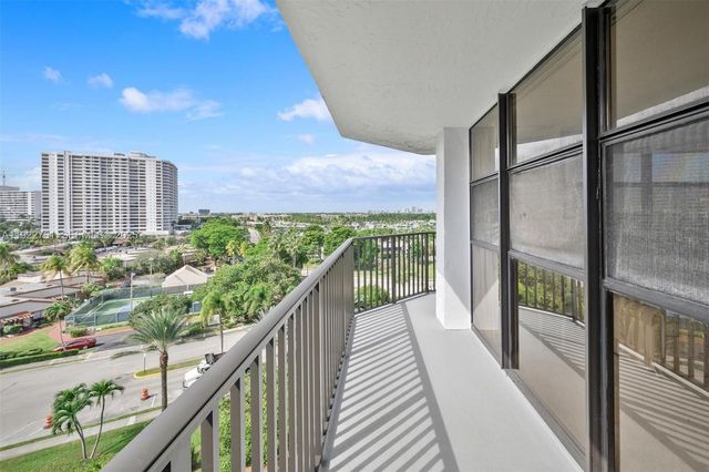 600 Parkview Dr 831, Hallandale Beach, FL 33009