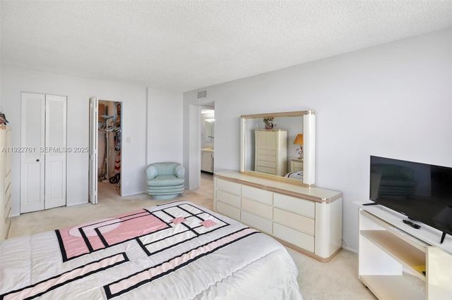 600 Parkview Dr 831, Hallandale Beach, FL 33009