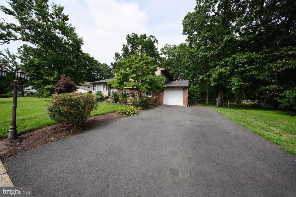 9 DARTMOUTH DR, ATCO, NJ 08004 — photo 3