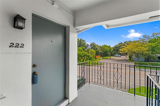 7401 Pines Boulevard 222, Pembroke Pines, FL 33024