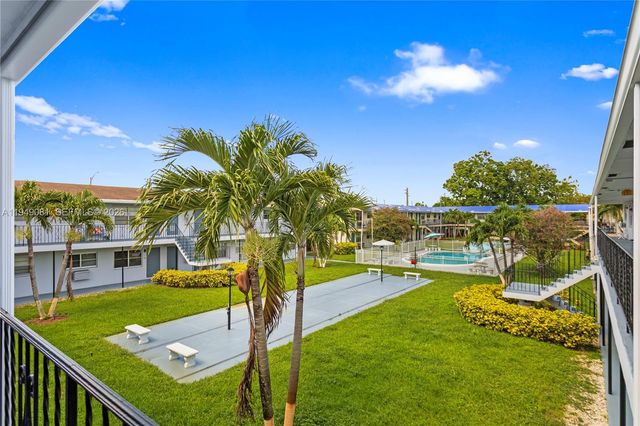 7401 Pines Boulevard 222, Pembroke Pines, FL 33024