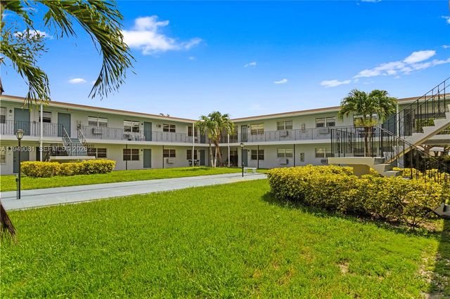 7401 Pines Boulevard 222, Pembroke Pines, FL 33024