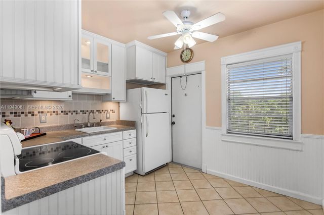 7401 Pines Boulevard 222, Pembroke Pines, FL 33024