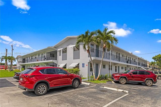 7401 Pines Boulevard 222, Pembroke Pines, FL 33024