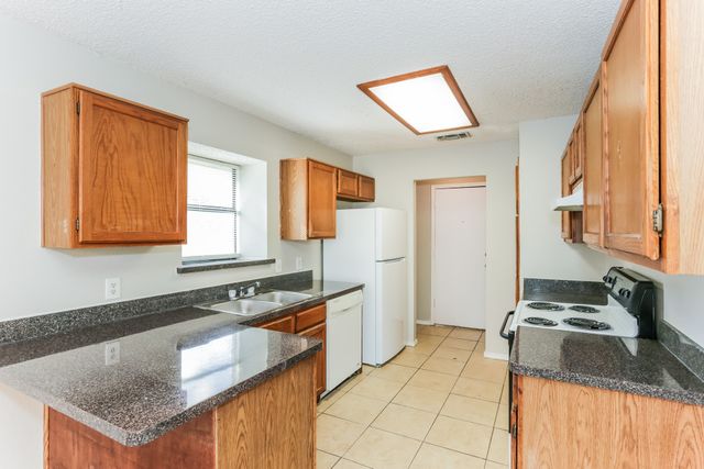 6505 Pilgrim Lane, Arlington, TX 76002