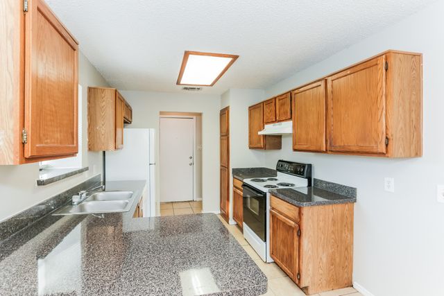 6505 Pilgrim Lane, Arlington, TX 76002