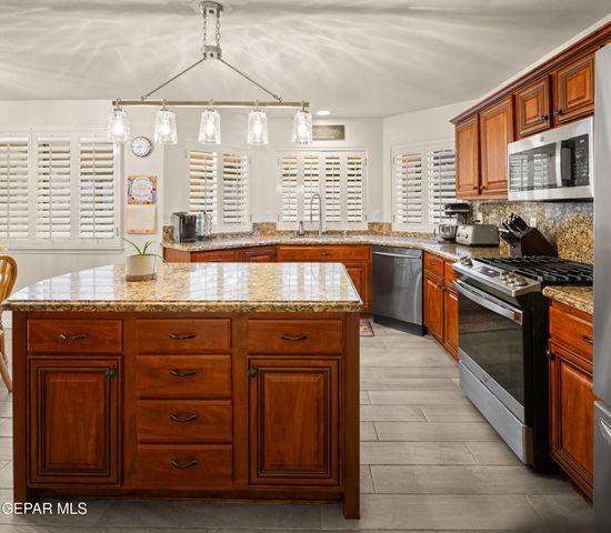 1156 REGAL RIDGE Drive, El Paso, TX 79912
