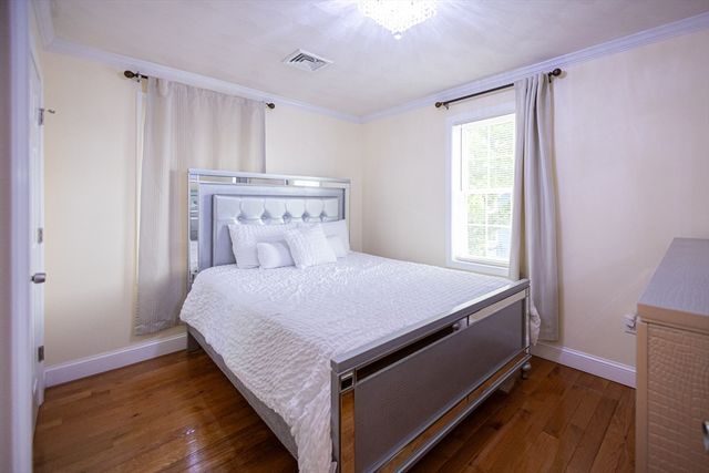 76 River St, Lynn, MA 01905