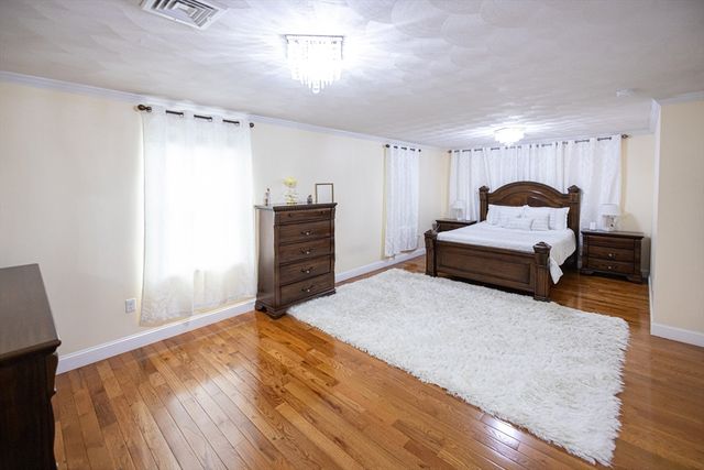 76 River St, Lynn, MA 01905