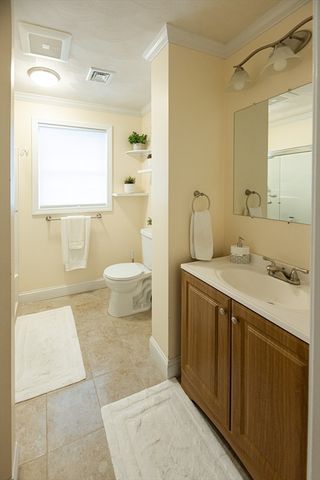 76 River St, Lynn, MA 01905