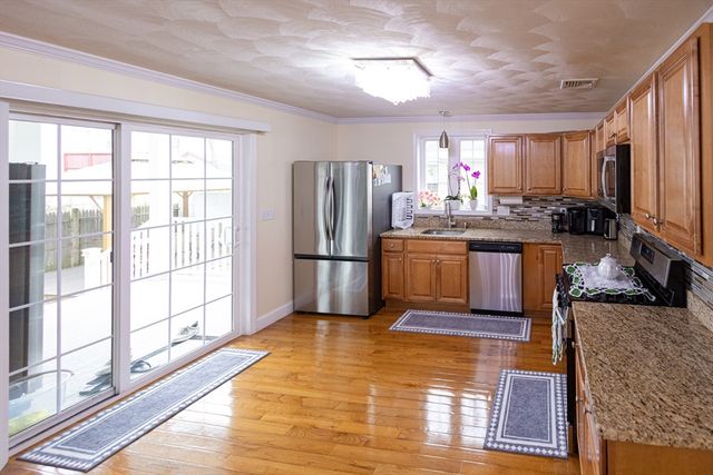 76 River St, Lynn, MA 01905