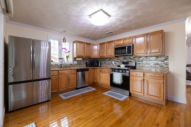 76 River St, Lynn, MA 01905