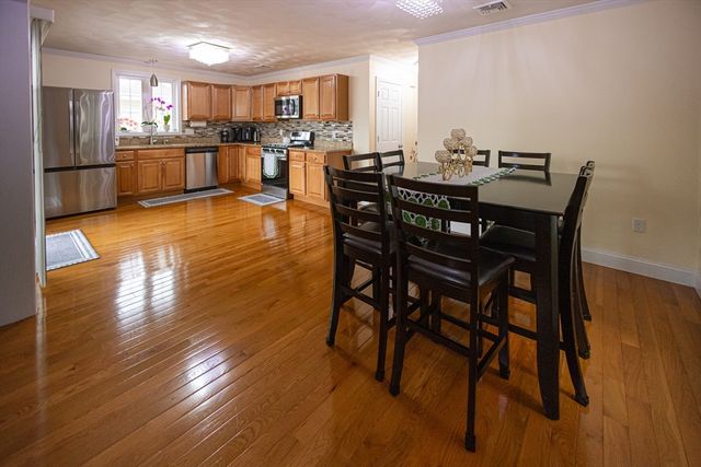 76 River St, Lynn, MA 01905