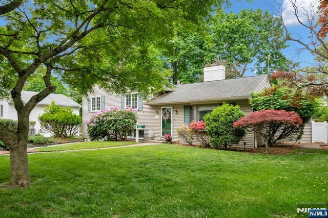165 Busteed Drive, Midland Park, NJ 07432