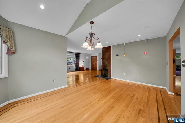 165 Busteed Drive, Midland Park, NJ 07432