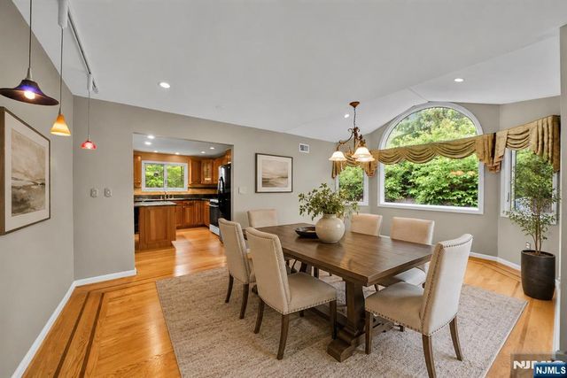 165 Busteed Drive, Midland Park, NJ 07432