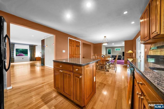 165 Busteed Drive, Midland Park, NJ 07432