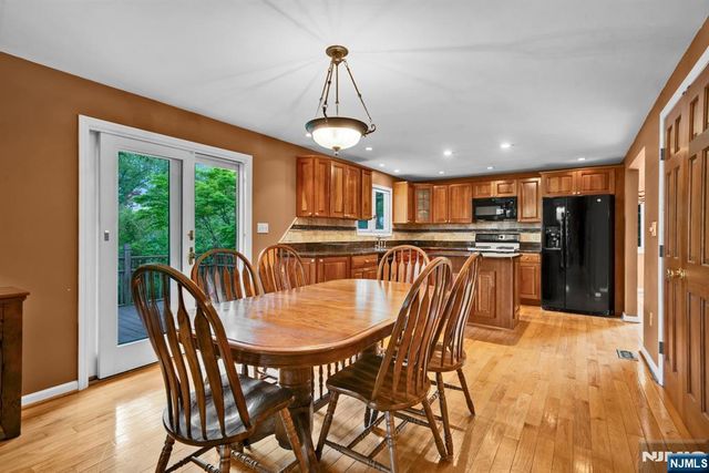165 Busteed Drive, Midland Park, NJ 07432