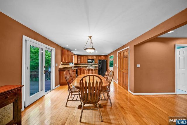 165 Busteed Drive, Midland Park, NJ 07432