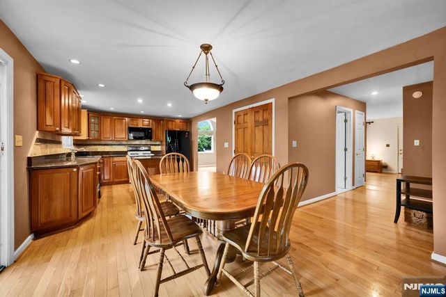 165 Busteed Drive, Midland Park, NJ 07432