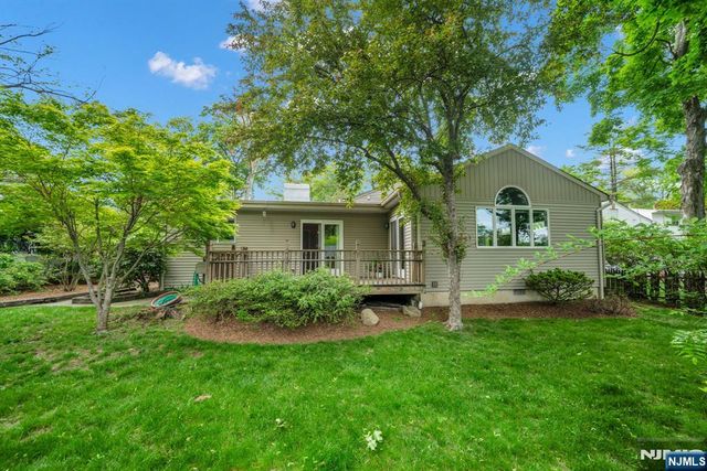 165 Busteed Drive, Midland Park, NJ 07432
