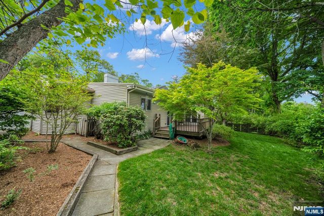 165 Busteed Drive, Midland Park, NJ 07432