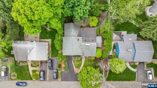 165 Busteed Drive, Midland Park, NJ 07432