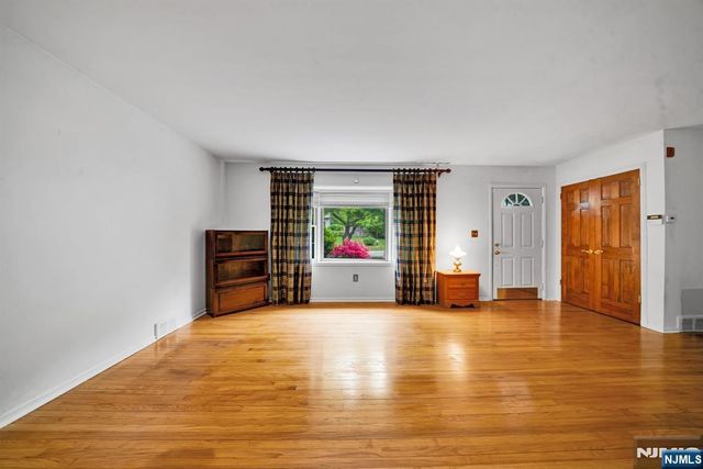 165 Busteed Drive, Midland Park, NJ 07432