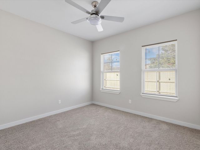801 E Tyler Street, Ennis, TX 75119