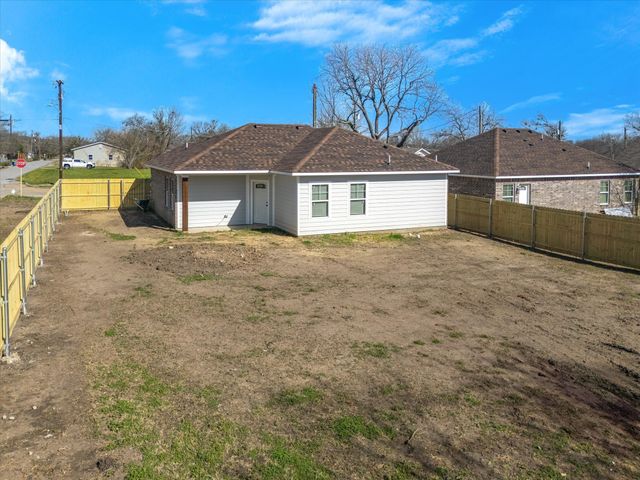 801 E Tyler Street, Ennis, TX 75119