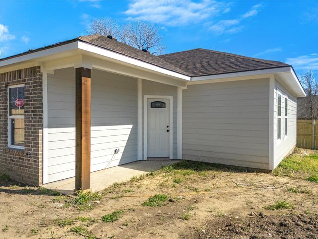 801 E Tyler Street, Ennis, TX 75119