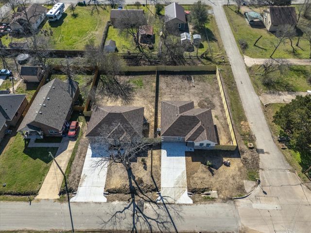 801 E Tyler Street, Ennis, TX 75119