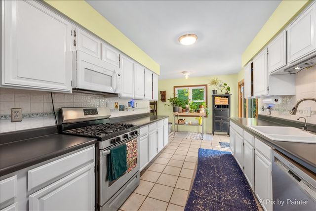 1021 Colony Drive, Crystal Lake, IL 60014
