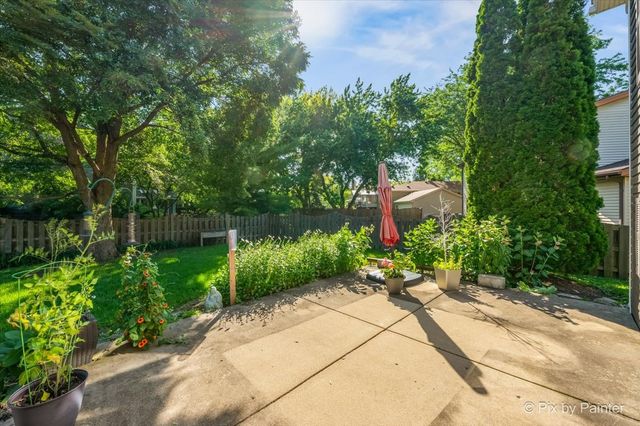 1021 Colony Drive, Crystal Lake, IL 60014