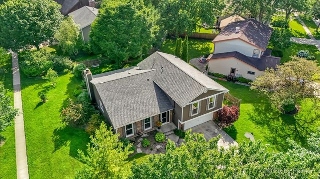 1021 Colony Drive, Crystal Lake, IL 60014
