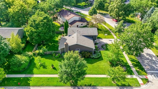 1021 Colony Drive, Crystal Lake, IL 60014