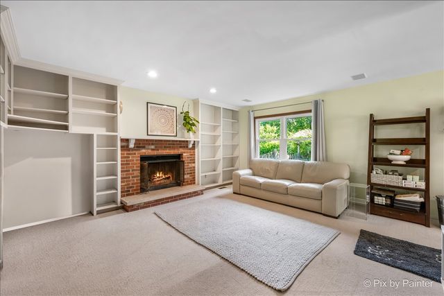 1021 Colony Drive, Crystal Lake, IL 60014