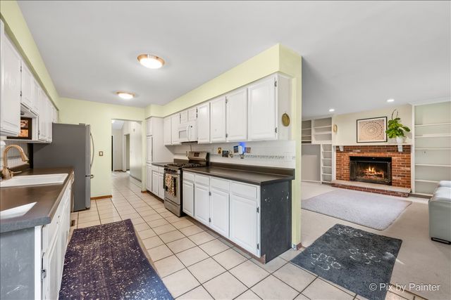 1021 Colony Drive, Crystal Lake, IL 60014
