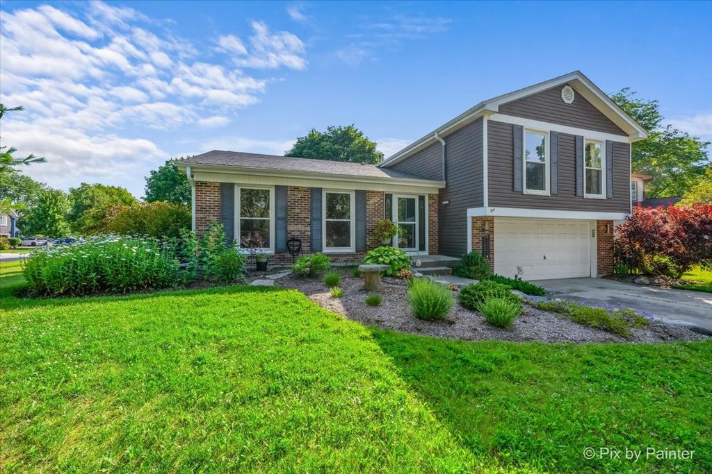 1021 Colony Drive, Crystal Lake, IL 60014