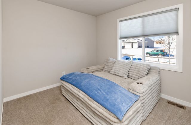 2213 26th Avenue SW, Altoona, IA 50009