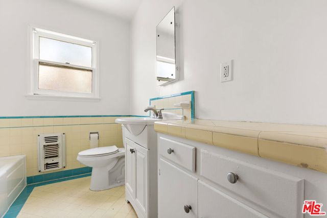 422 N Sierra Bonita Avenue, Los Angeles, CA 90036