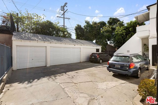 422 N Sierra Bonita Avenue, Los Angeles, CA 90036