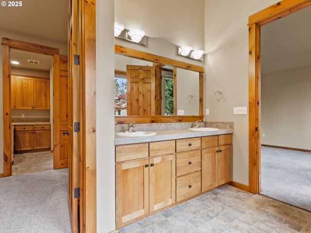 12800 Ne SALMON CREEK Ave 119, Vancouver, WA 98686